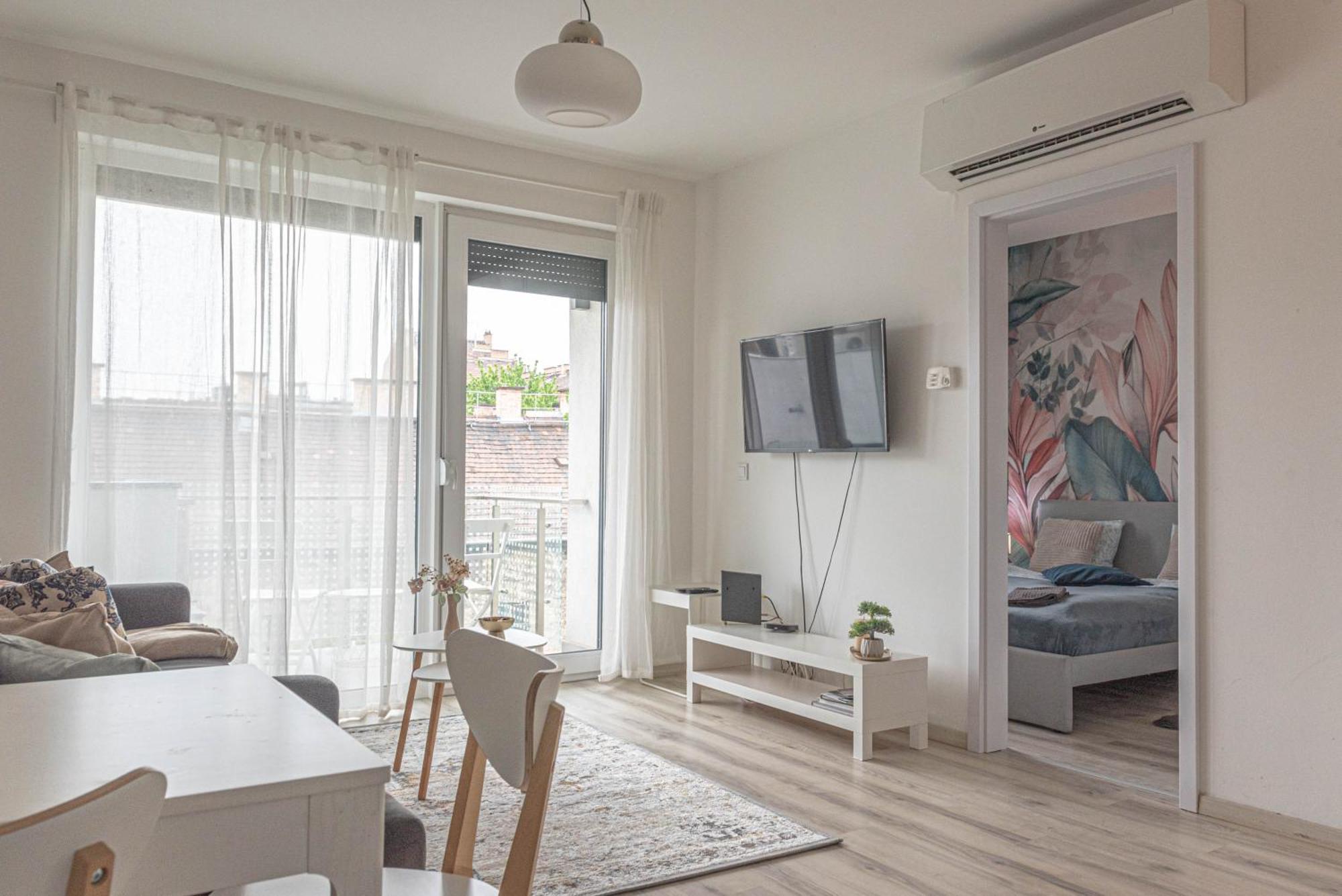 Dob36 Apartment With Free Private Parking And Balcony Boedapest Buitenkant foto